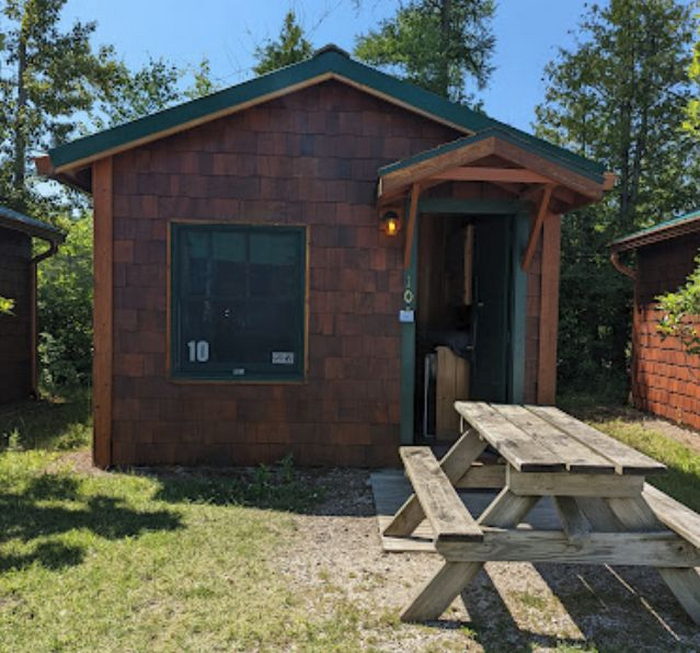 Mackinac Lakefront Cabins (Mackinac Motor Lodge Resort) - Cabin Rental (newer photo)
